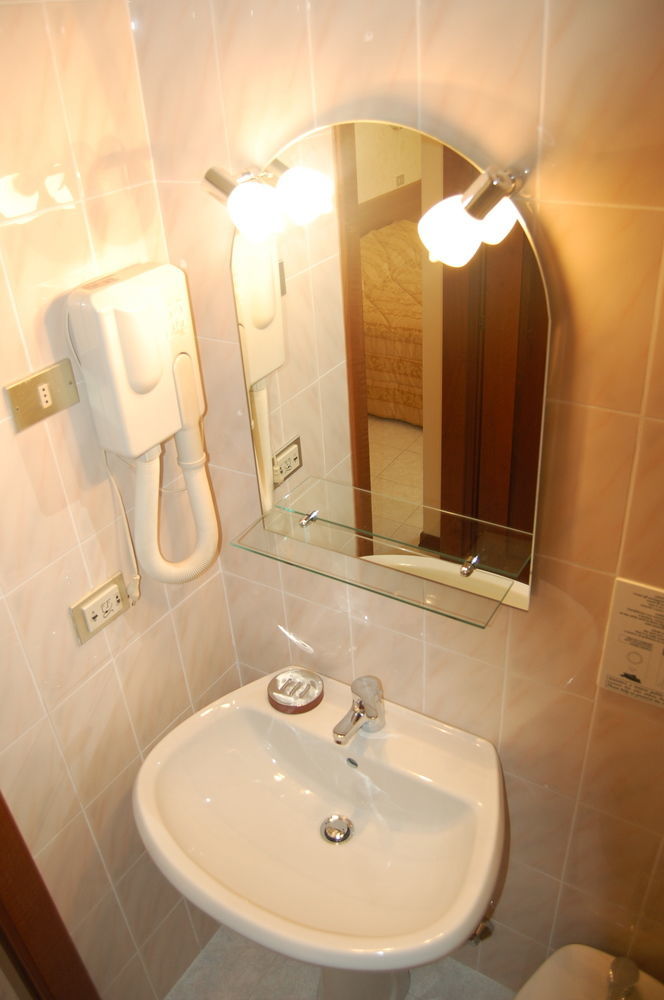 Hotel Marco Polo Self Check-In Bologna Luaran gambar