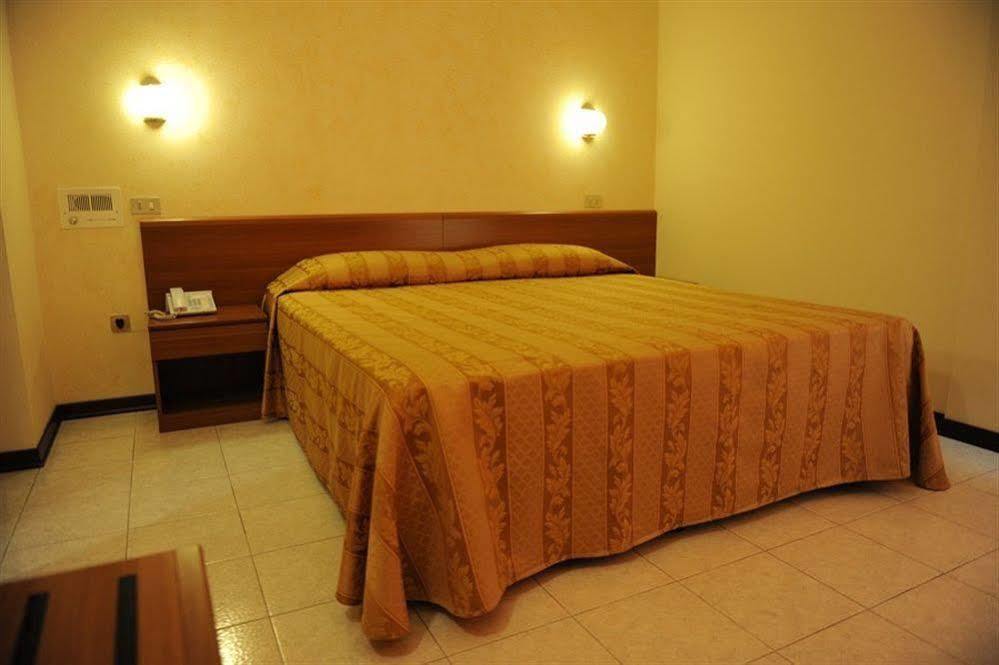 Hotel Marco Polo Self Check-In Bologna Luaran gambar